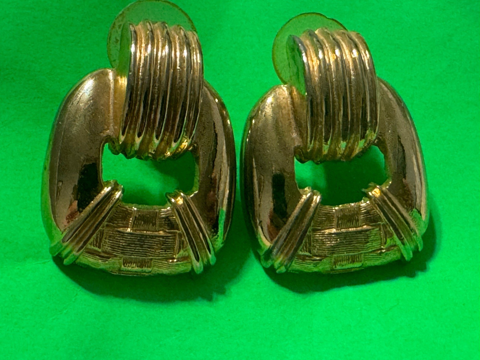 GAY BOYER 80S Vintage Door Knocker GOLD TONE Earrings pierced
