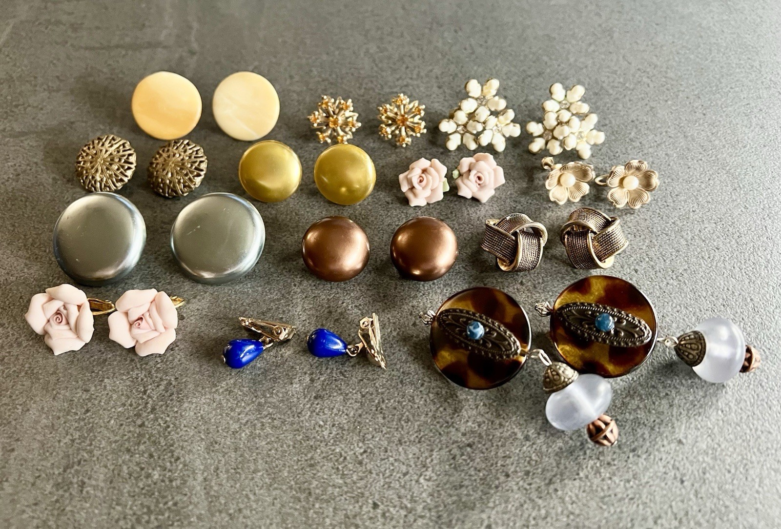 Vintage Costume Jewelry Lot Clip On / Screw Back Earrings 13 Pain