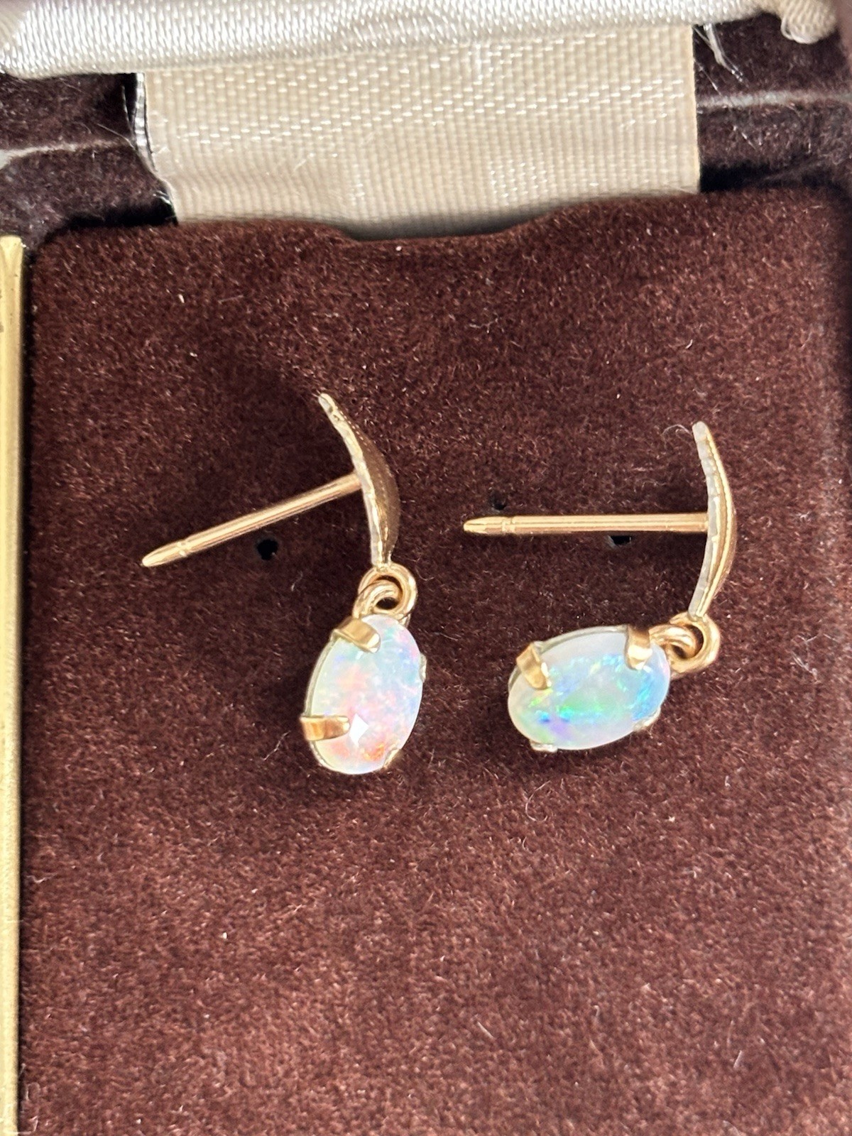 Vintage Gold Tone Leaf Oval Opal I Believe Stud Dangling Earrings 17.5mm Long