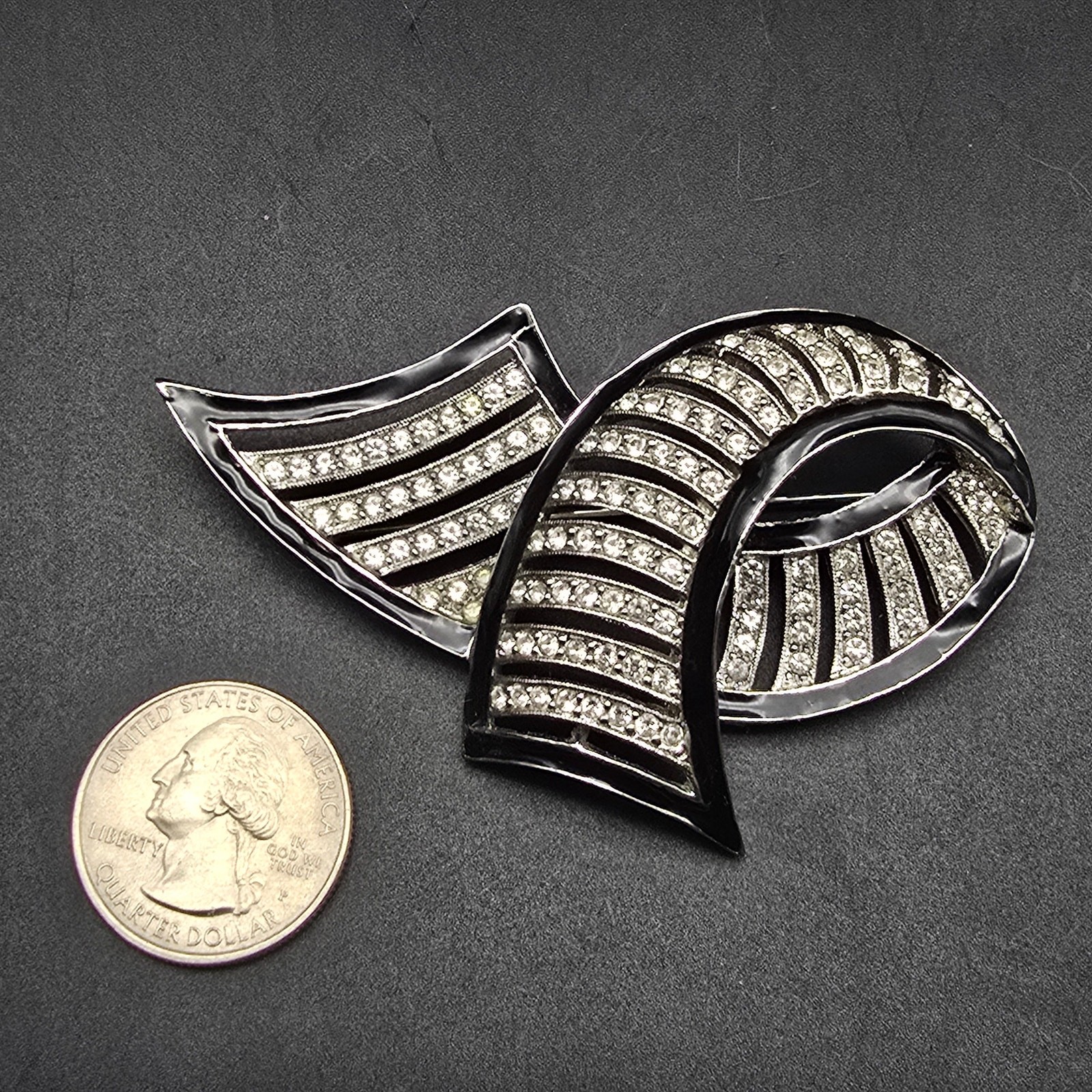 Les Bernard Swirl Ribbon Rhinestone Brooch Black Enamel Silver Tone