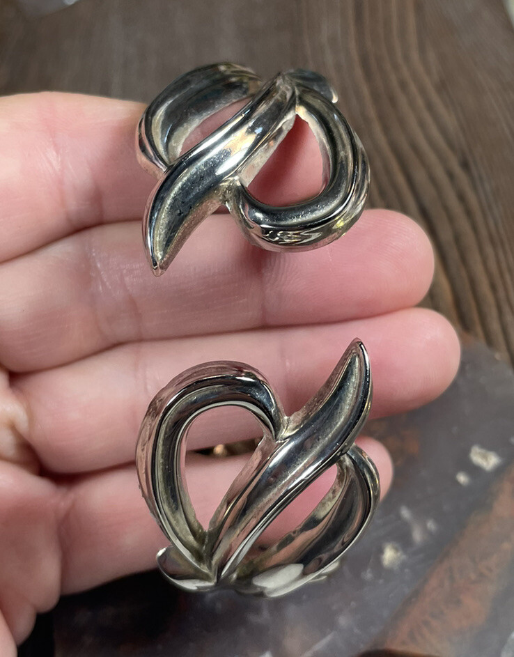 Clamper Bangle Bracelet Silver Tone Open Swirl hinged 7” VTG Bold