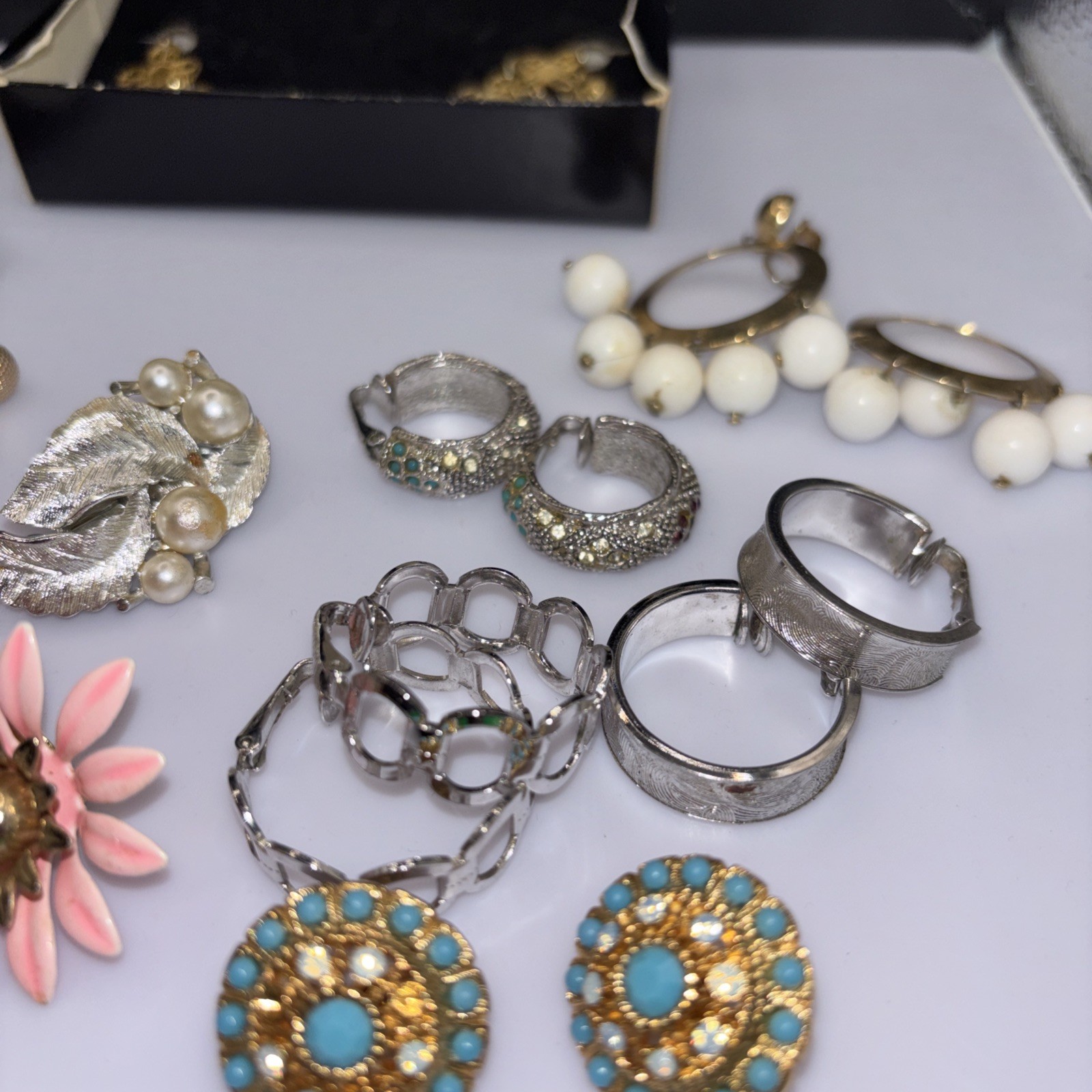 Vtg Sarah Coventry Clip On Earring Jewelry Lot. Estate Auction. See Description