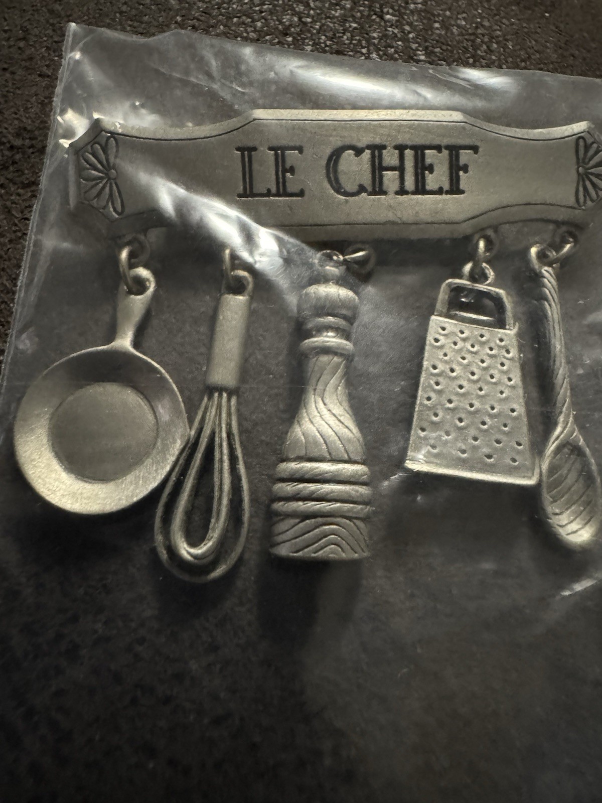 JJ Jonette Le Chef Kitchen Utensil Gadgets Brooch Pin Pewter 2.5″