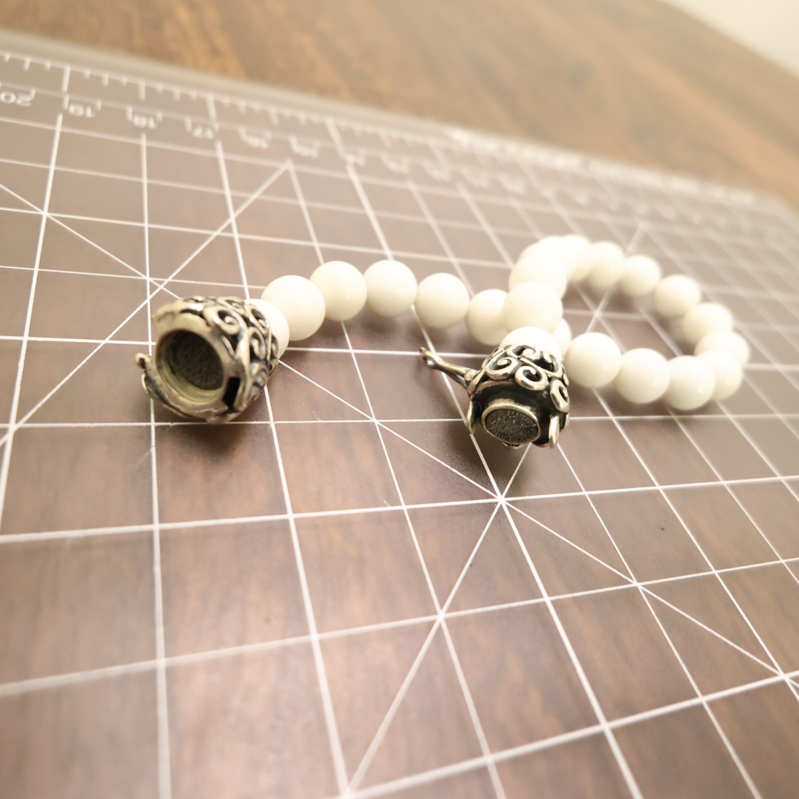 Carolyn Pollack bracelet Relios white agate beads silver magnetic clasp 6.75in
