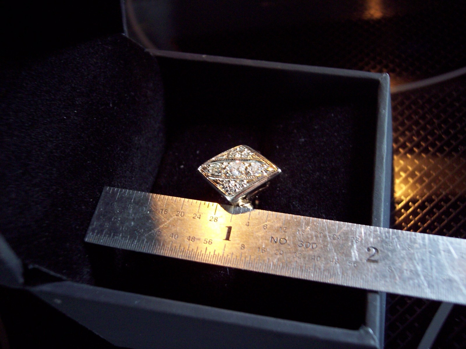 Art-Deco vintage ladies ring 9 total Diamonds .40 Carat total 5.5 grams weight