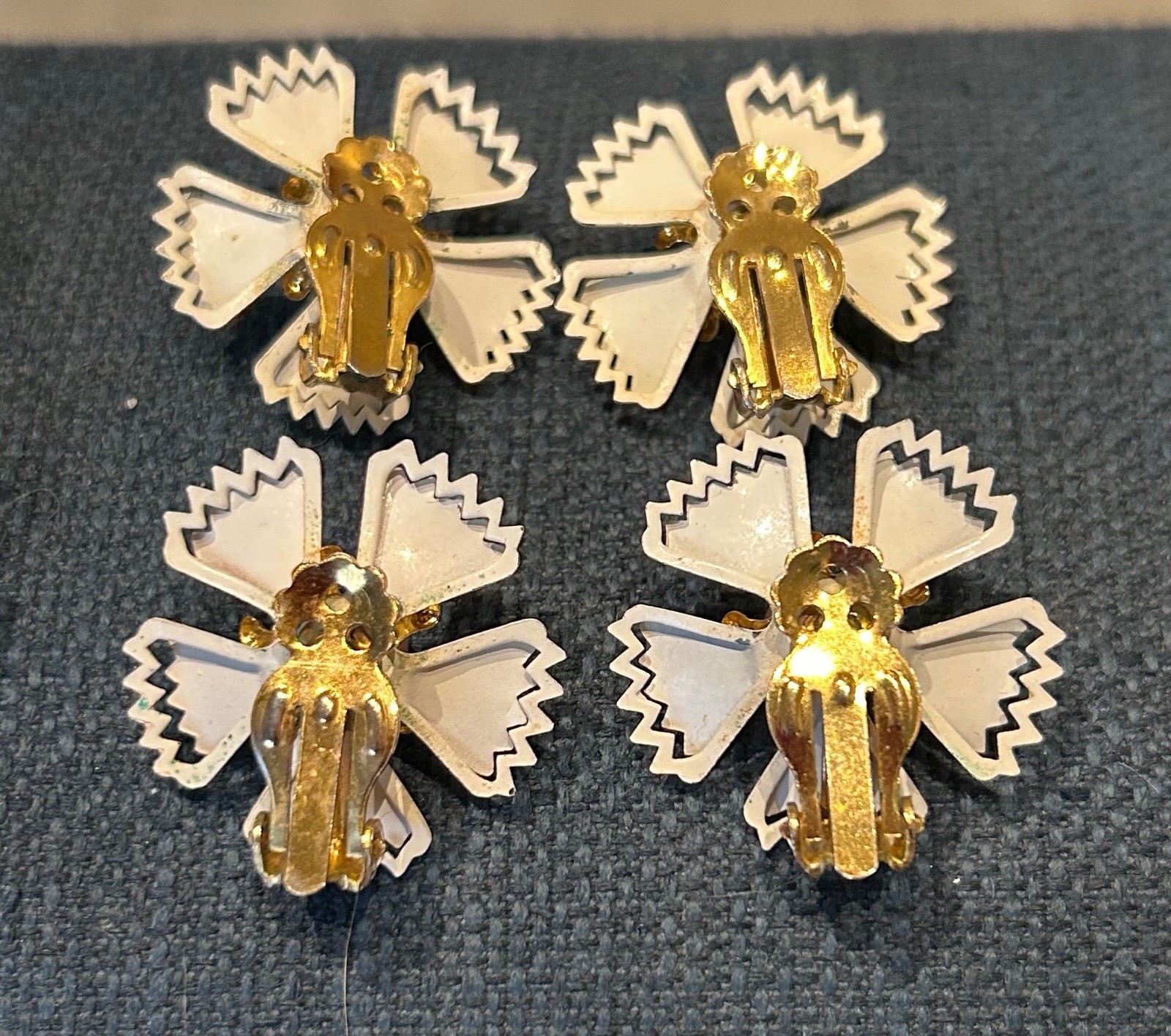 Metal Enamel Coro Flower Pearl Brooch with 2 Pair Clip Earrings Pink & Yellow