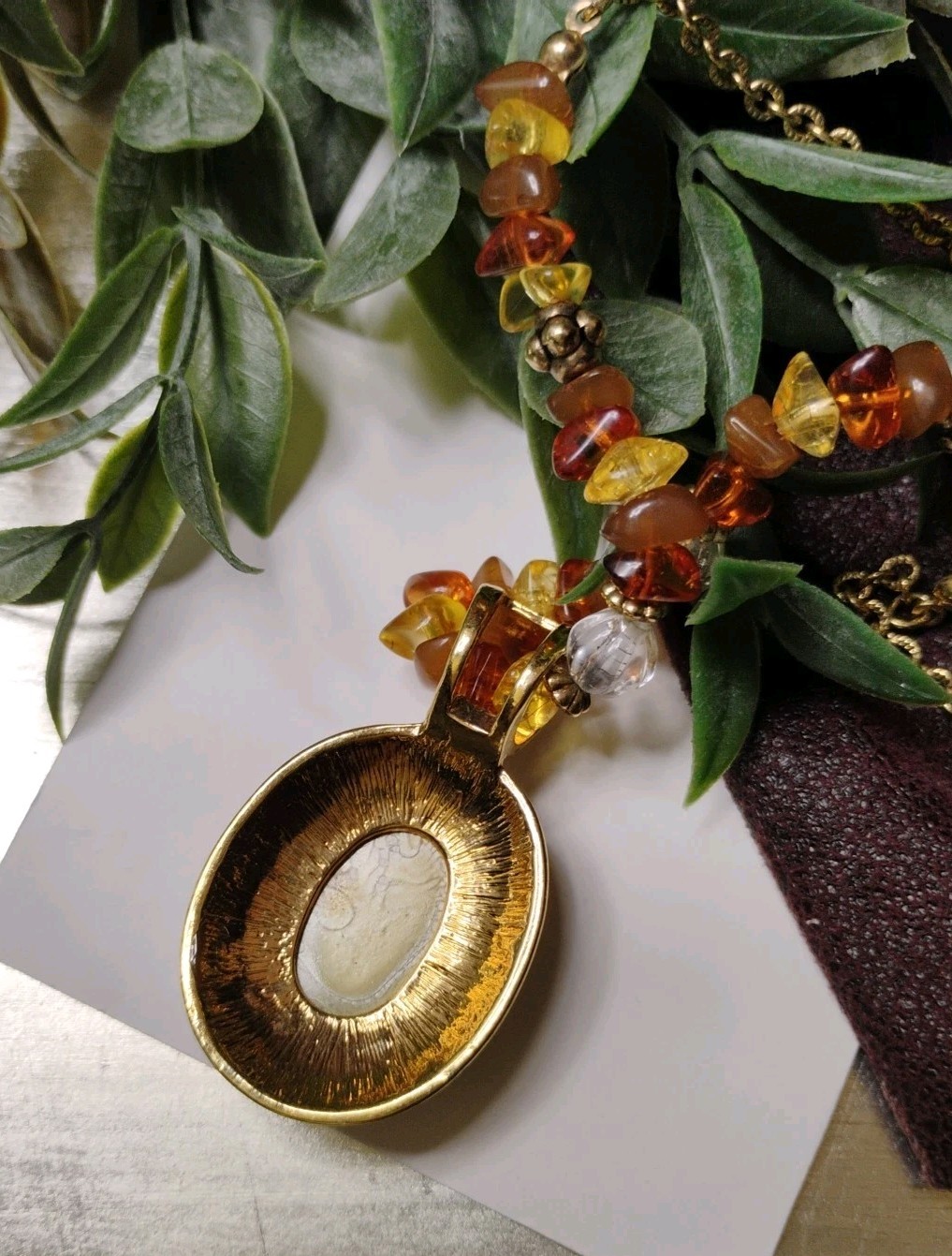 Vtg AVON Gold Plated Amber Toned Beads and Faceted Gem Pendant 16″+ Necklace!