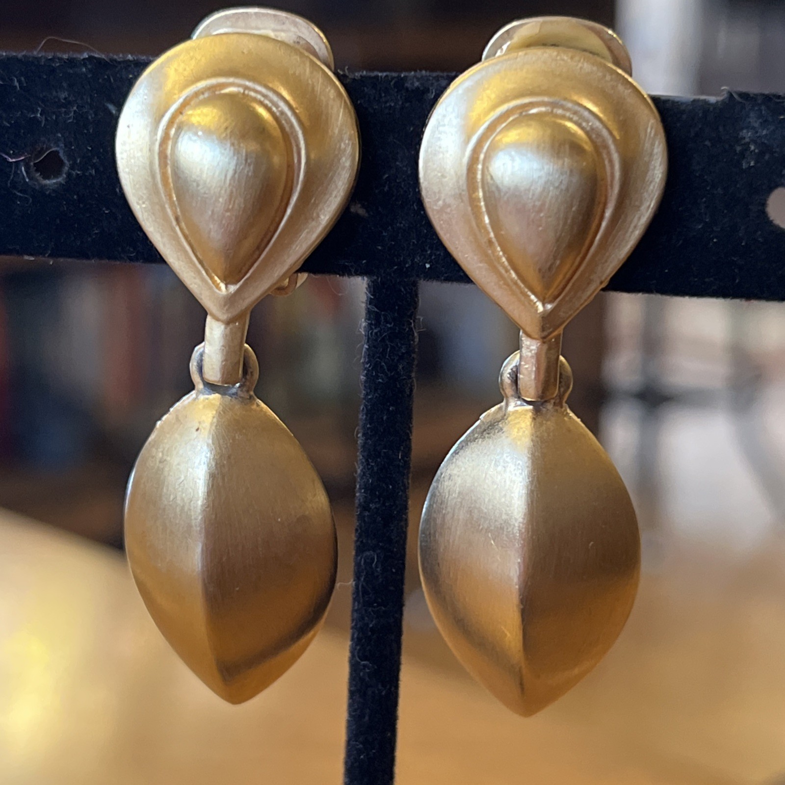 Vintage XEJA Matte Gold Dangle Drop Clip On Earrings Statement Classic