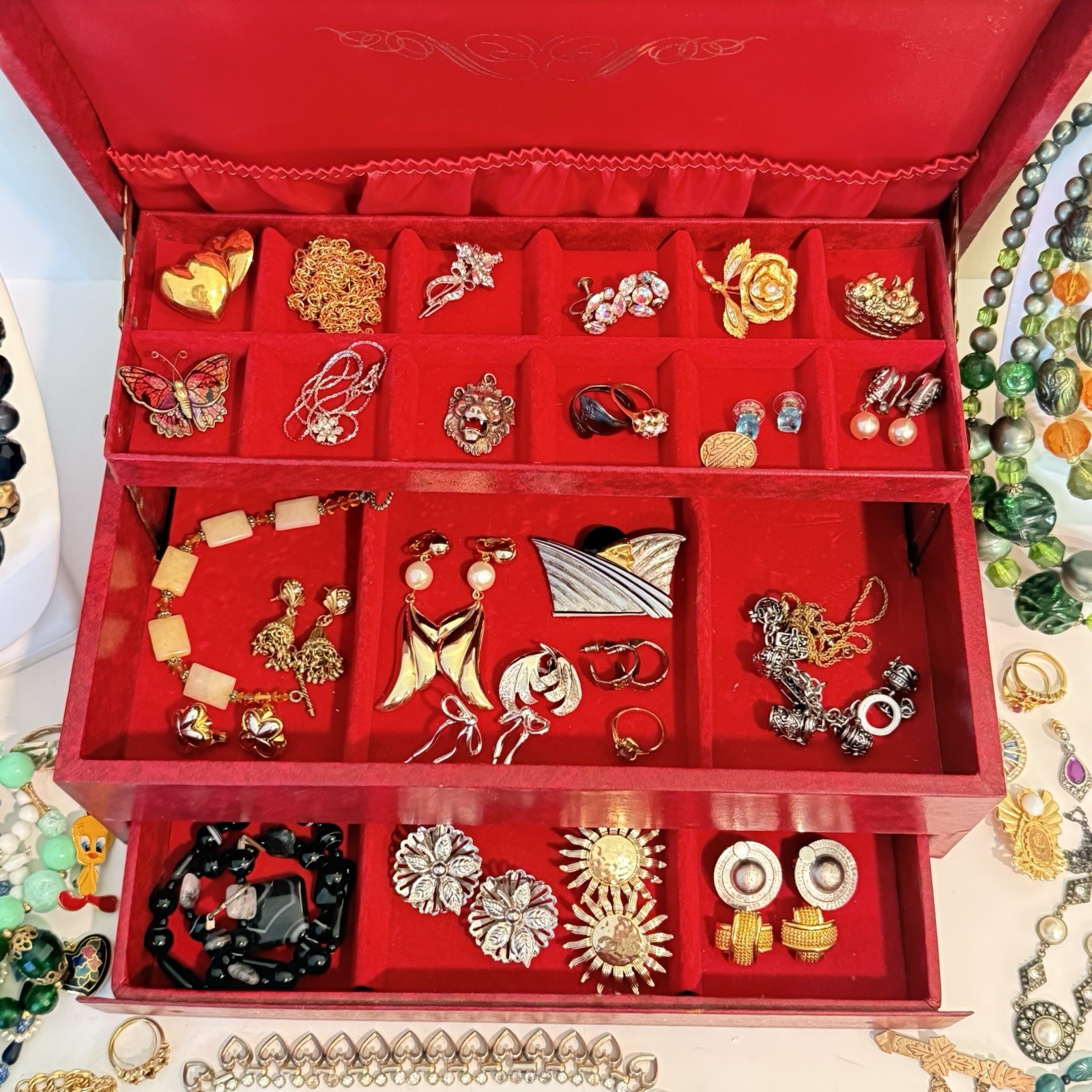 Vintage Estate Jewlery Lot & Box Monet Trifari West Germany Chunky Clip Earrings
