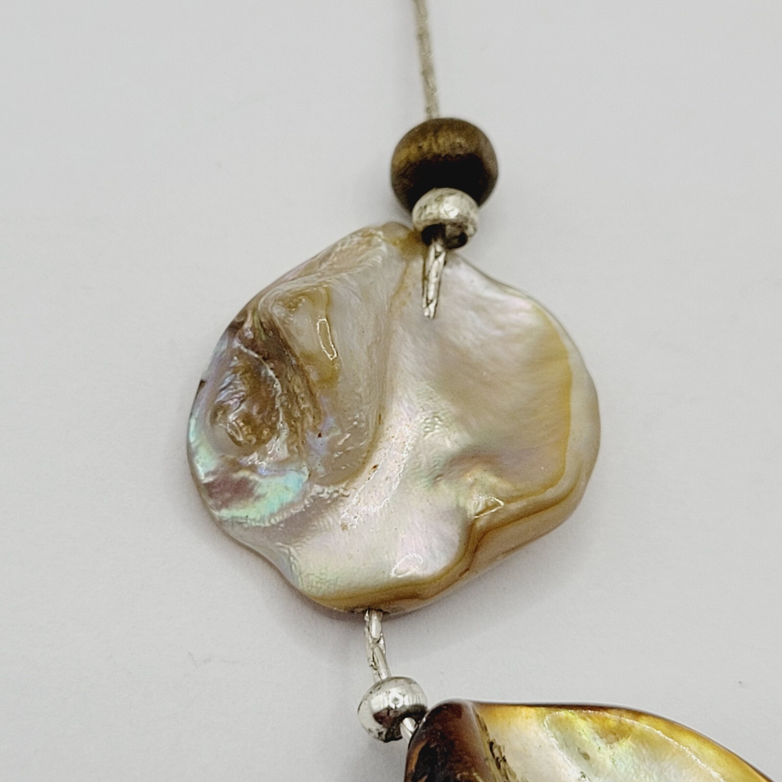 Chunky Mother of Pearl Shell Bead Neutral Color Silver Tone Chain Vtg Necklace