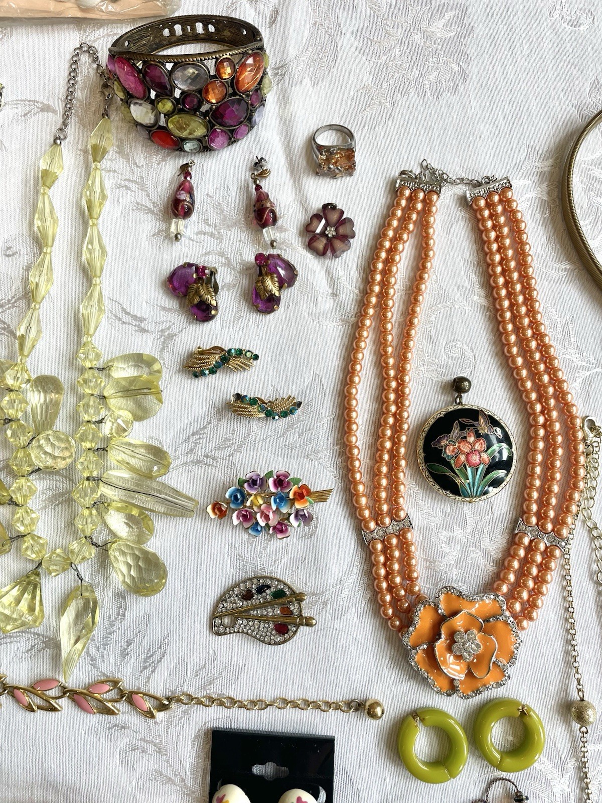 Large Lot 130+ Pc VINTAGE & ANTIQUE Jewelry Signed/Unsigned Coro Mixed Lot