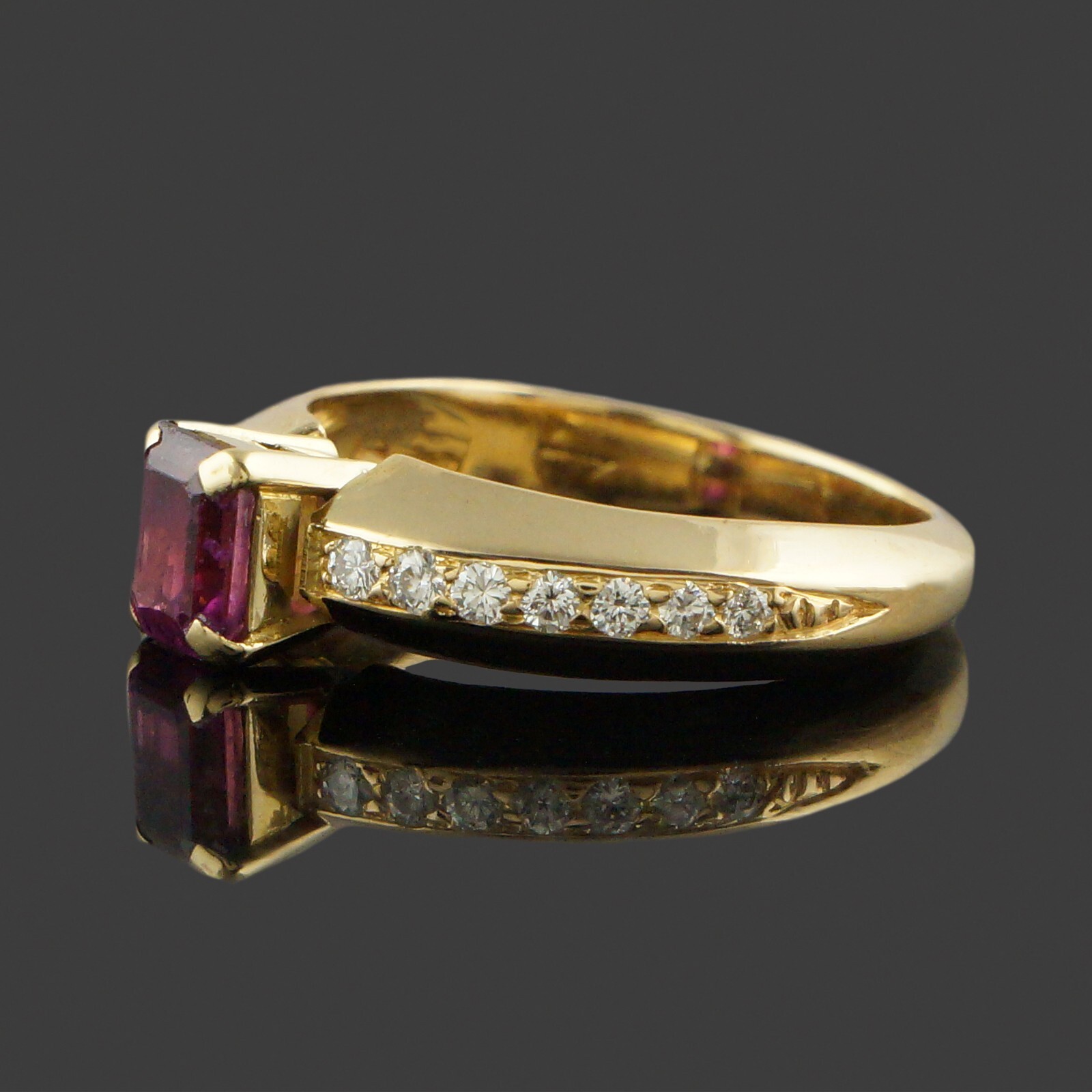 Solid 18K Yellow Gold, Pink Sapphire & Pavé Diamond Tapered Estate Ring