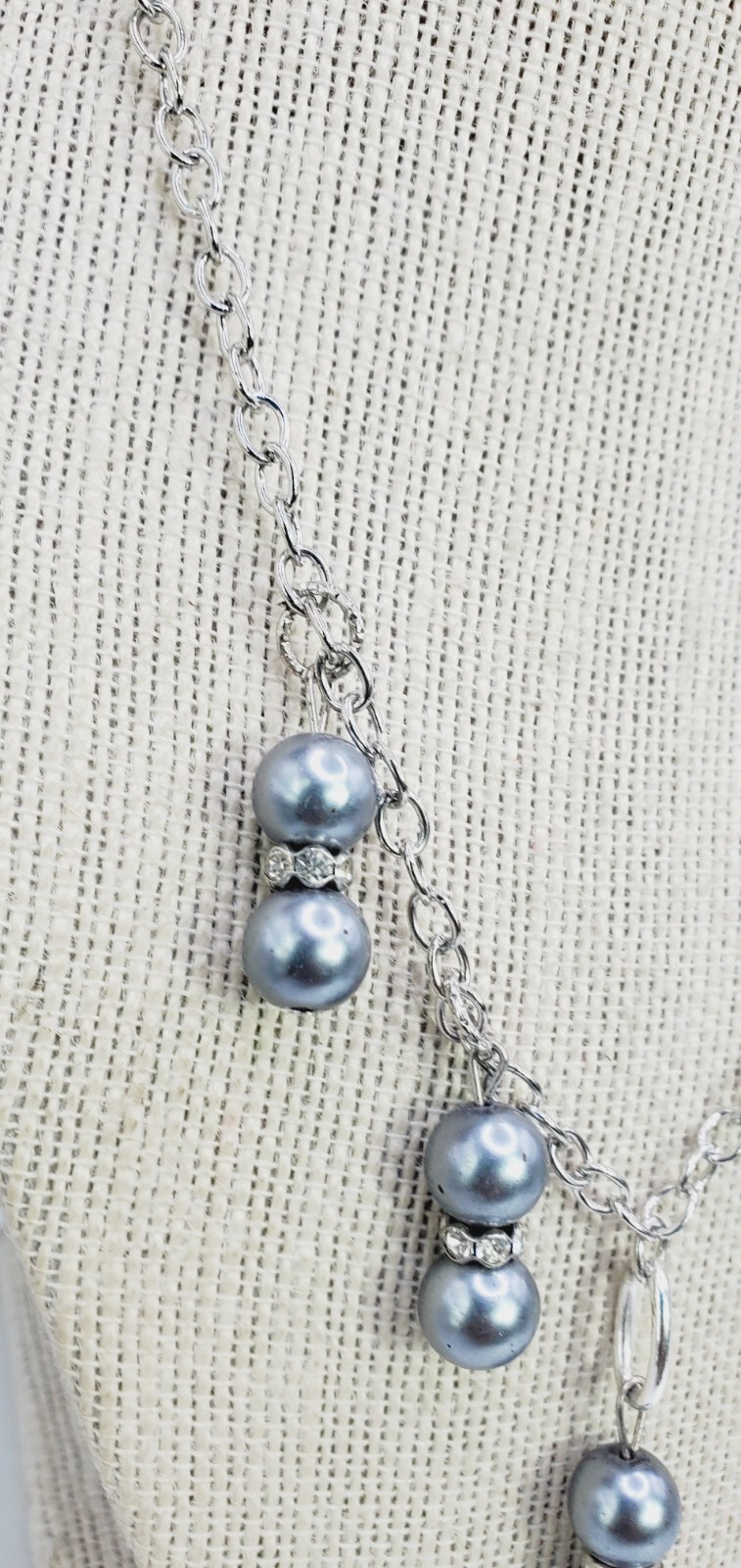 Vintage Gray Faux Pearl and Rhinestone Beaded Necklace 20″ te03