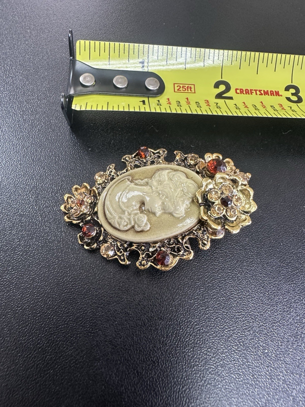 Vintage Cameo Brooch Floral Accents Gold Tone Oval Metal Resin