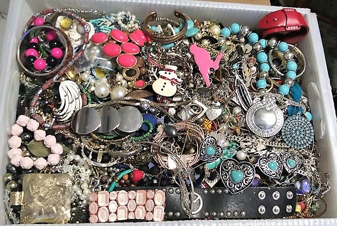 Vintage – Mod Jewelry Pieces Craft Lot Jewelry Making Parts Tangles Some Good In