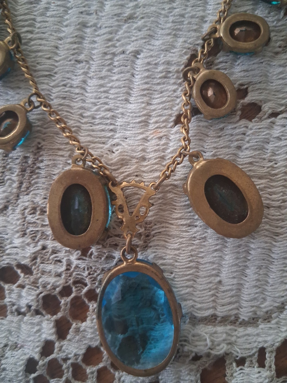 Vintage C. 50s 60s Blue Cut Glass Vintage Gold Tone Necklace