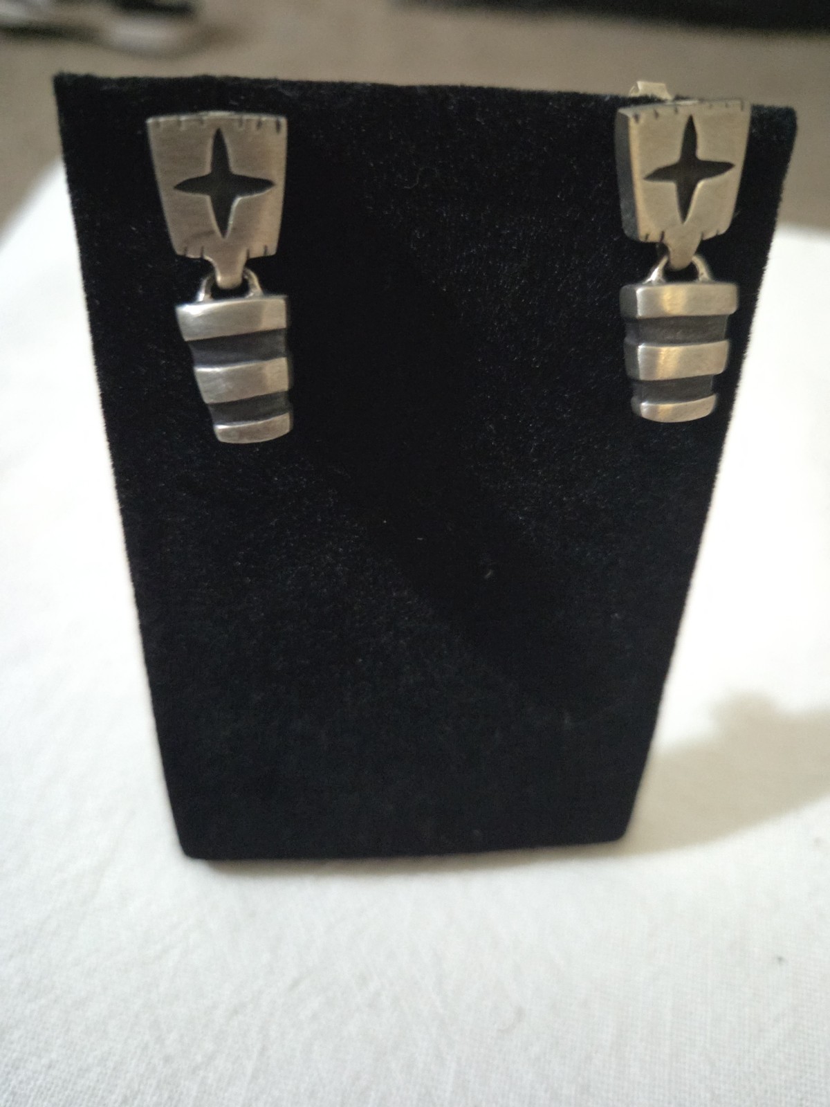 Lisa Jenks Garland Sterling Silver Cat Tracks Drop Post Earrings Signed Pouch
