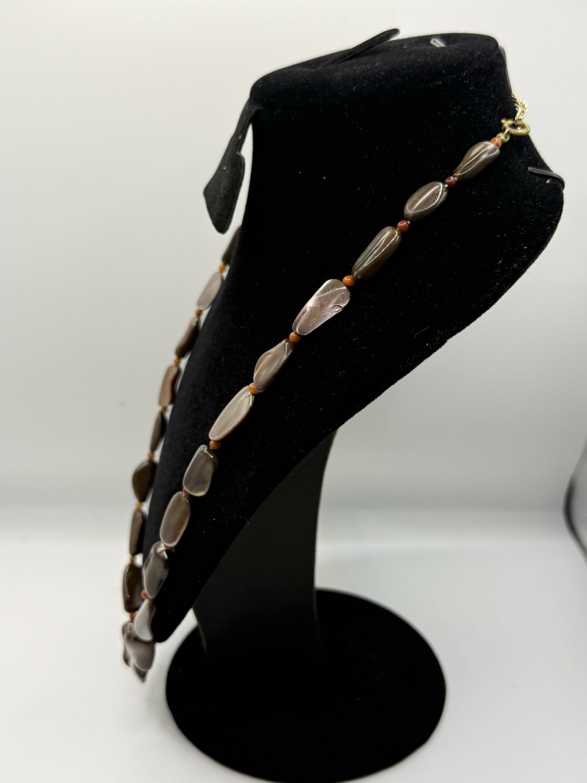 VTG Brown Polished Stone Beaded Necklace 22” Unmarked Natural Style Earthy Boho