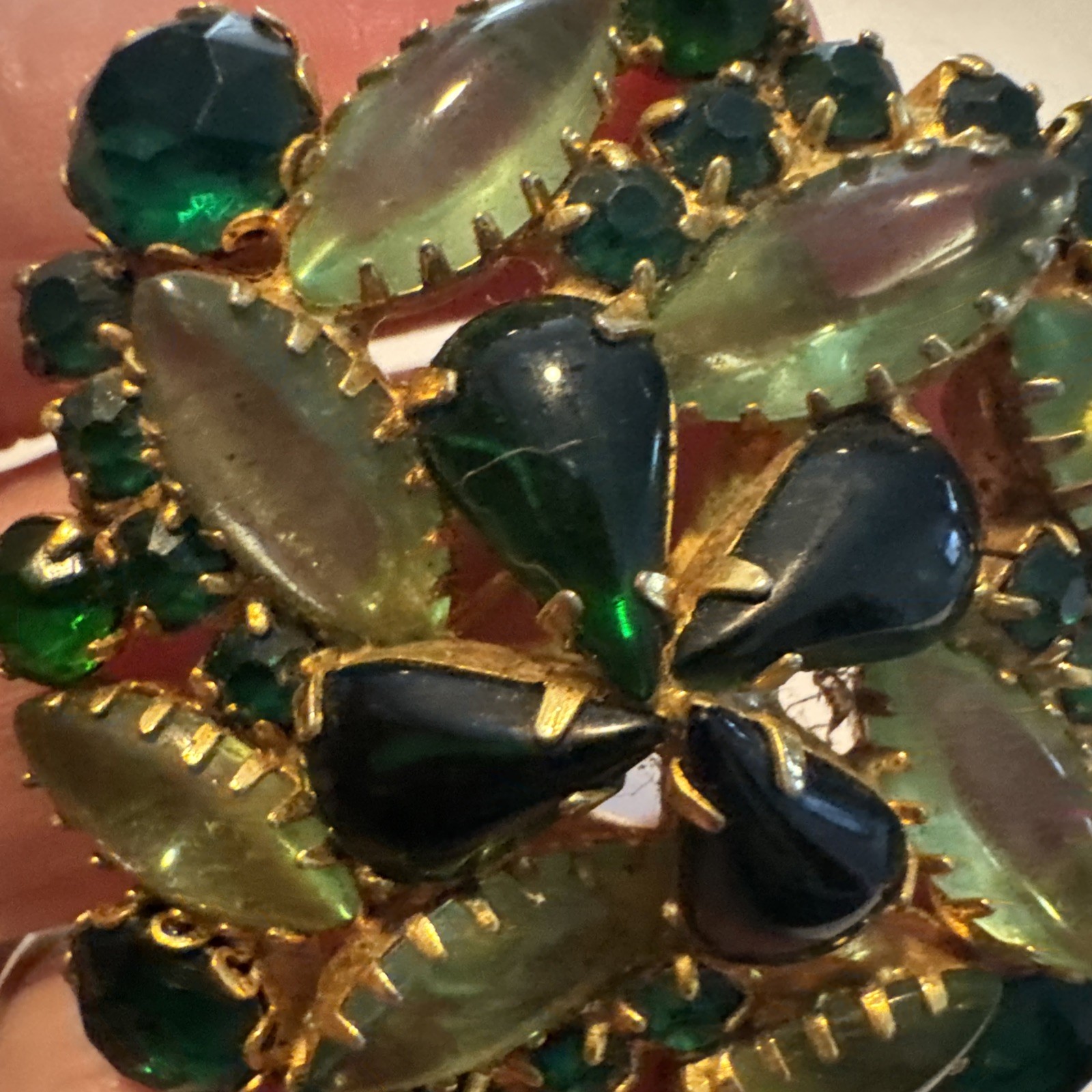 Vtg Emerald Greens, Light Greens Goldtone Pin Brooch