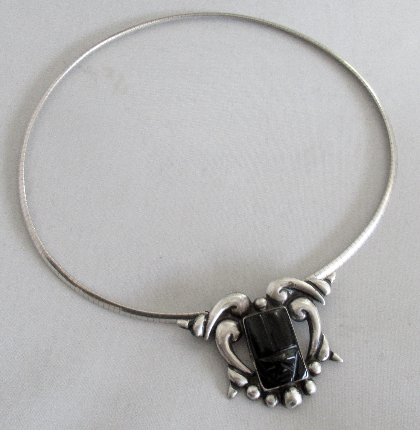 VINTAGE MEXICO STERLING PENDANT NECKLACE, 2 3/8 INCHES PENDANT, 16 INCHES CHAIN