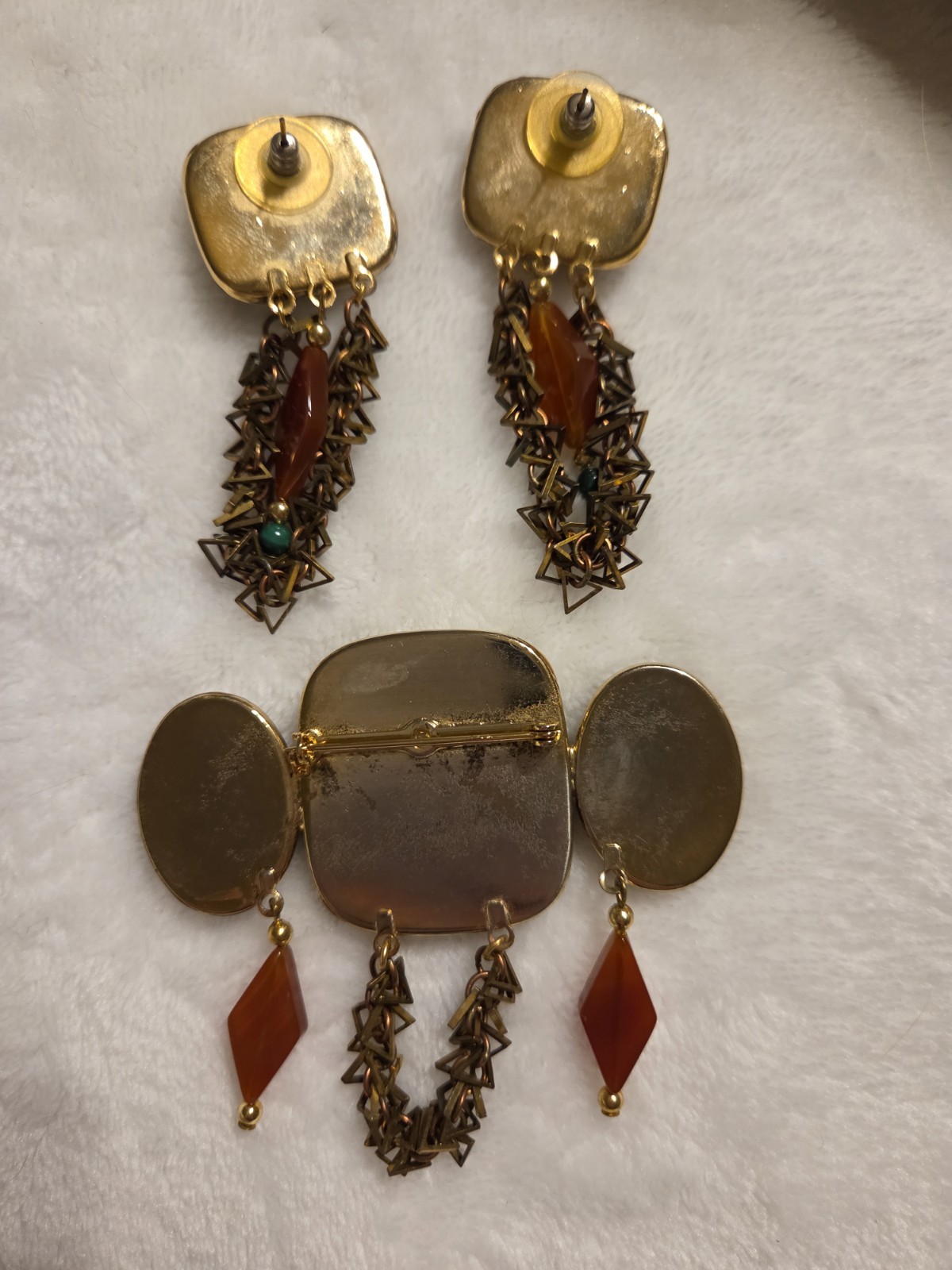 Eurasian Semi-precious Artisan Carnelian Cabochon Brooch & Matching Earrings