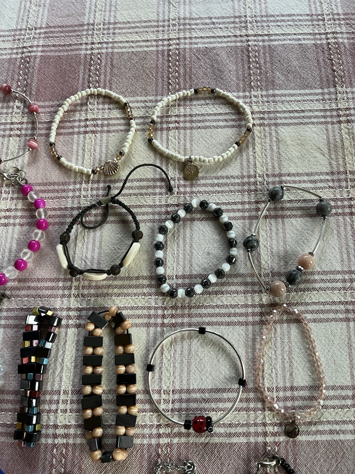 Lot Of 36 Beaded Bracelets Jewelry Stretch Colorful Beach