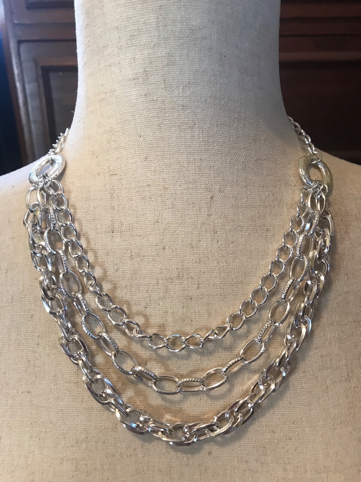 VINTAGE SILVER TONE THREE DIFFERENT CHAINS NECKLACE 18″