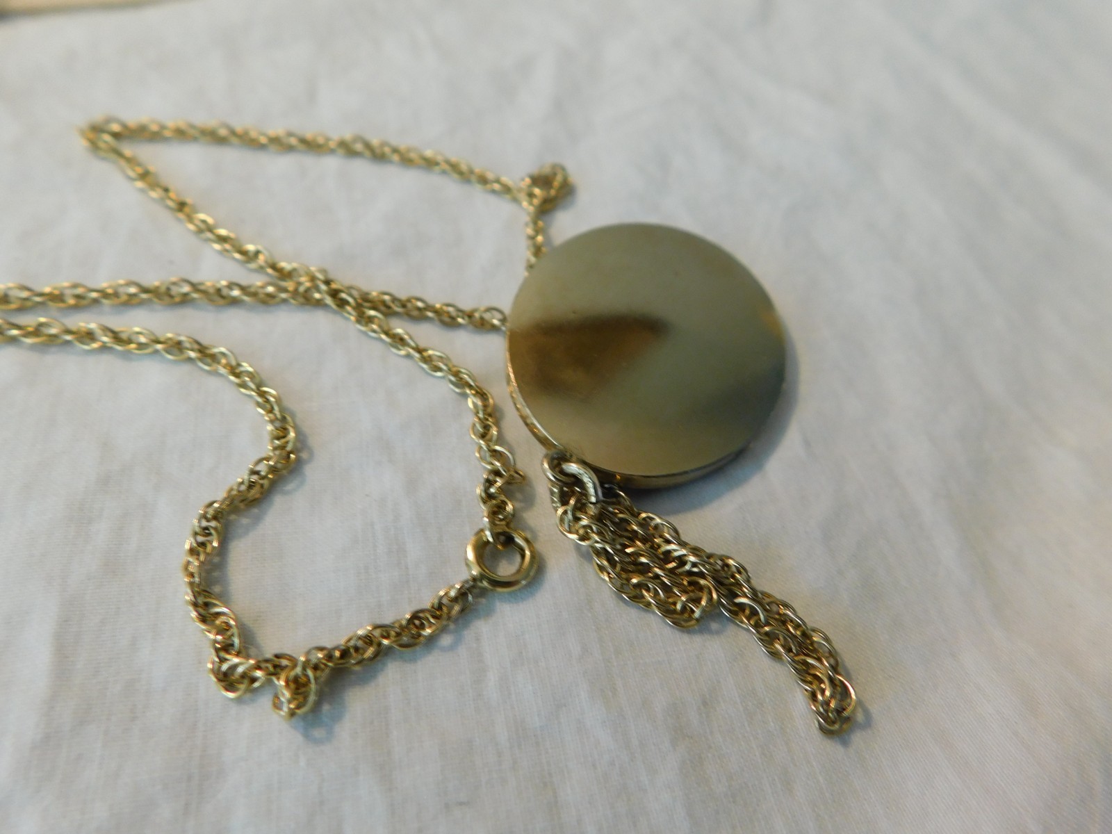 Winard Vintage 12K Gold filled Photo Locket Necklace 16 grams