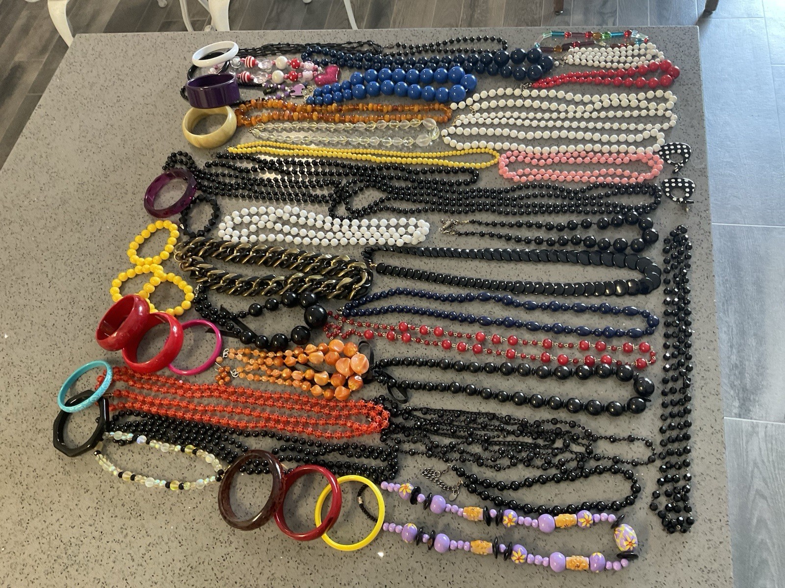Vintage Modern-Plastic Jewelry lot 50 Mixed Estate Wear resale Crafting