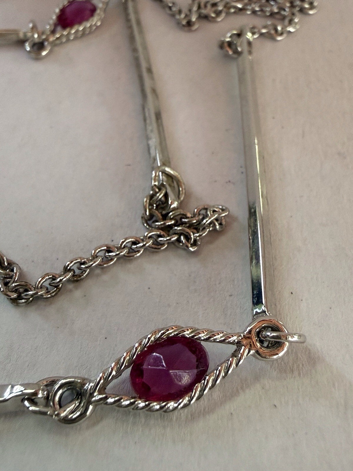 Vintage 1978 Sarah Coventry Serenade Silver Tone Pink Long Necklace KG JD