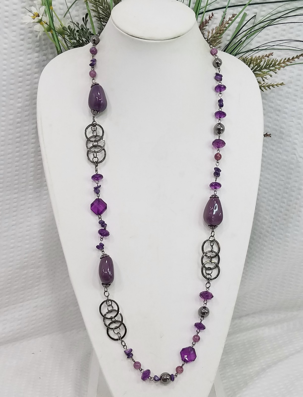 Vintage Asymmetrical Purple Acrylic Crystal Gunmetal Chain Link 36″ Necklace