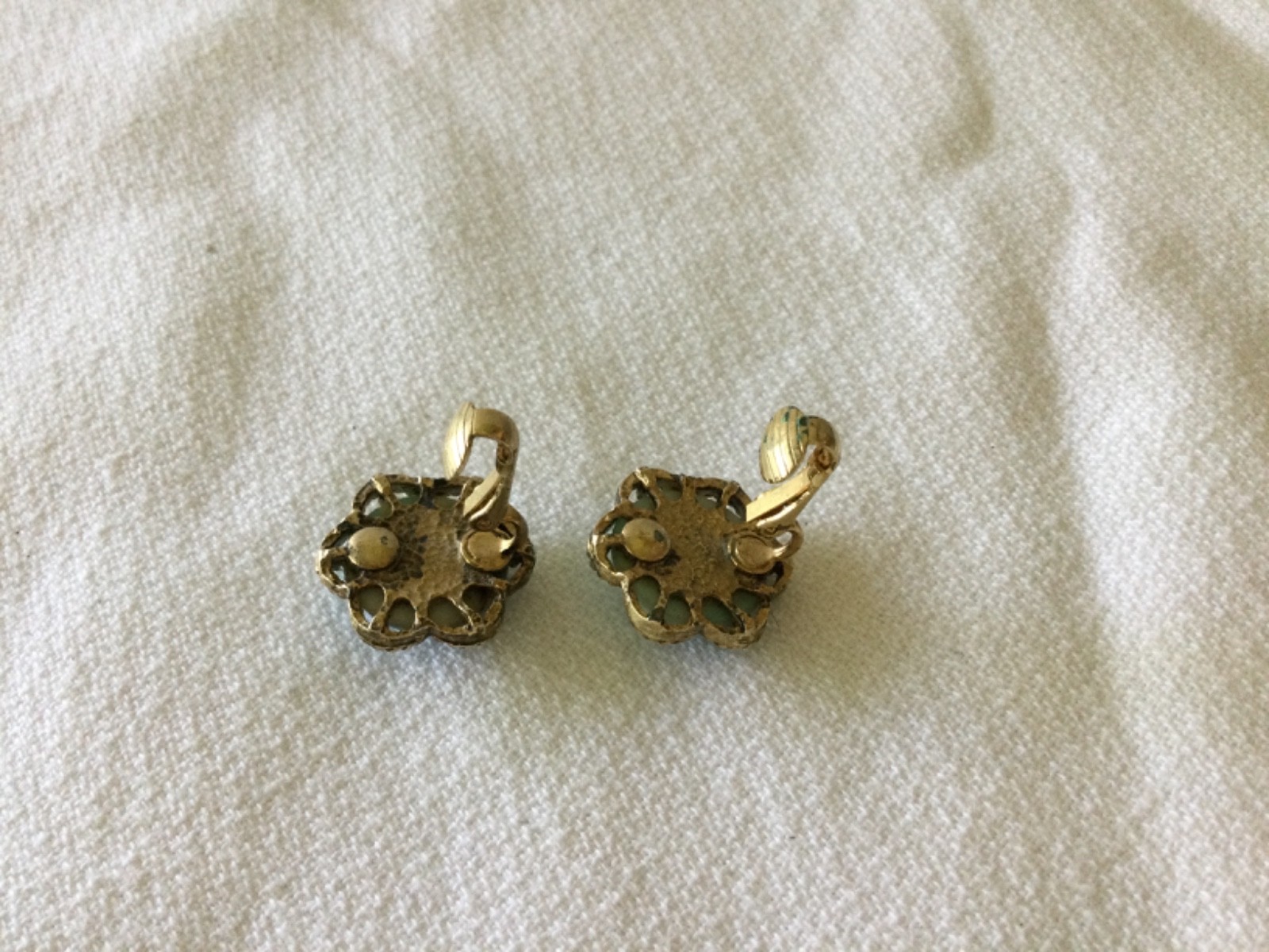 Vintage 1960s Emmons Renaissance Brooch w/ Earrings Set Faux Turquoise Gold Tone