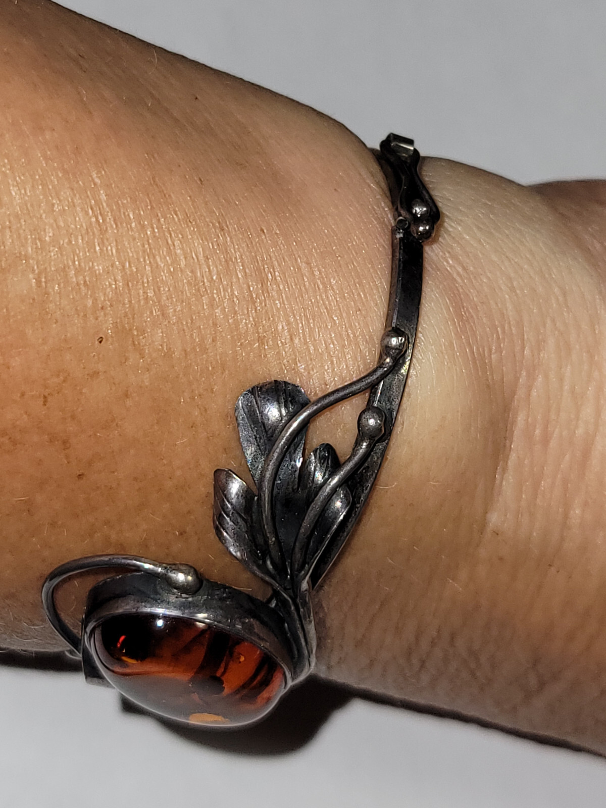 Vintage Golden Amber Deco Flower design Handmade Silver Bangle Bracelet 4b 16
