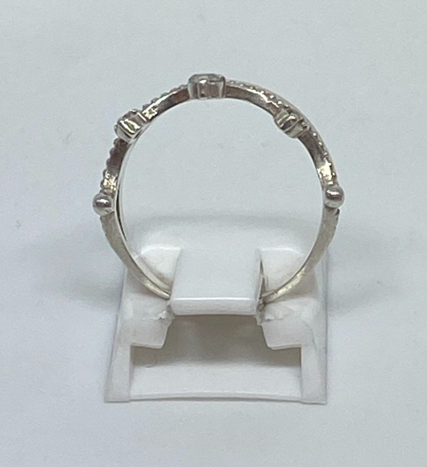 Vintage “Crown”Ring Sterling Silver 925 Gold 375 test .Size 4.75. Weight 1.52 g.