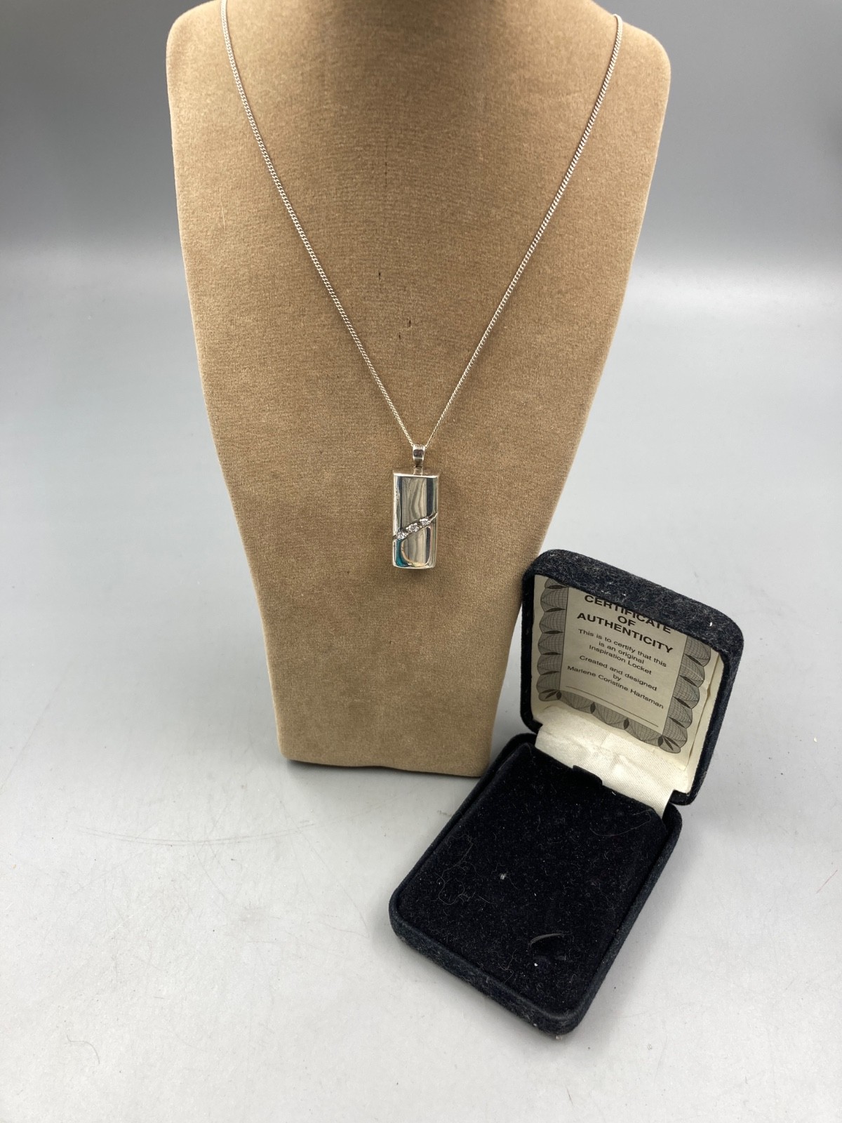 Vintage Unique Sterling Chain Silver Locket