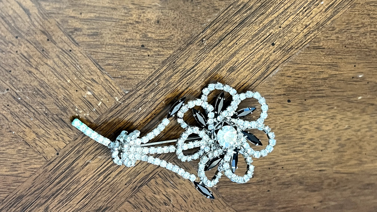 Vintage Juliana? Black & Clear Rhinestone Flower W/ Stem Brooch Silver Tone Nice