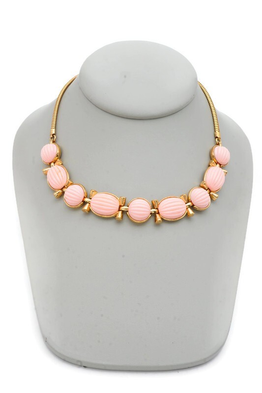 Vintage Necklace Gold Tone Molded Pink Stone 15.5″