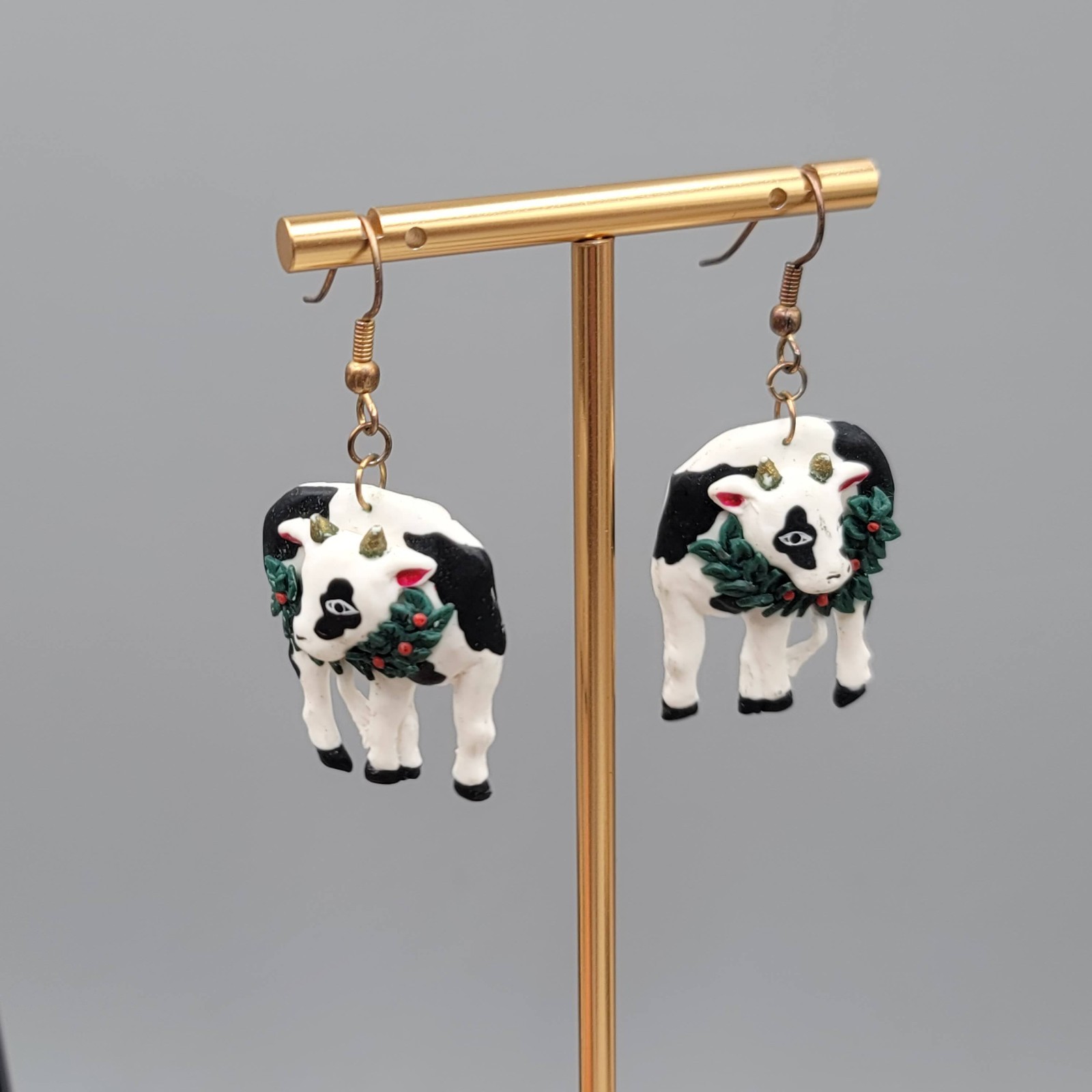 Vintage Christmas Dairy Cow Pierced Earrings Silver tone Dangle 1 3/8″