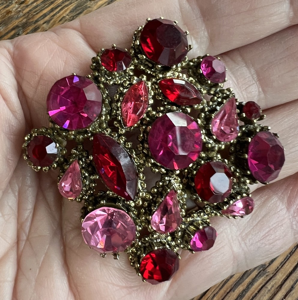 Vintage Weiss Shades of Pink & Red Different Shapes Brutalist RS Pin 2 1/4″ H”