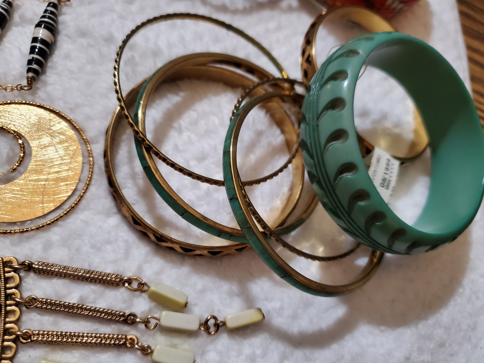 HSN VINTAGE MODERN MIXED JEWELRY LOT,6 NECKLACES 12 BRACELET