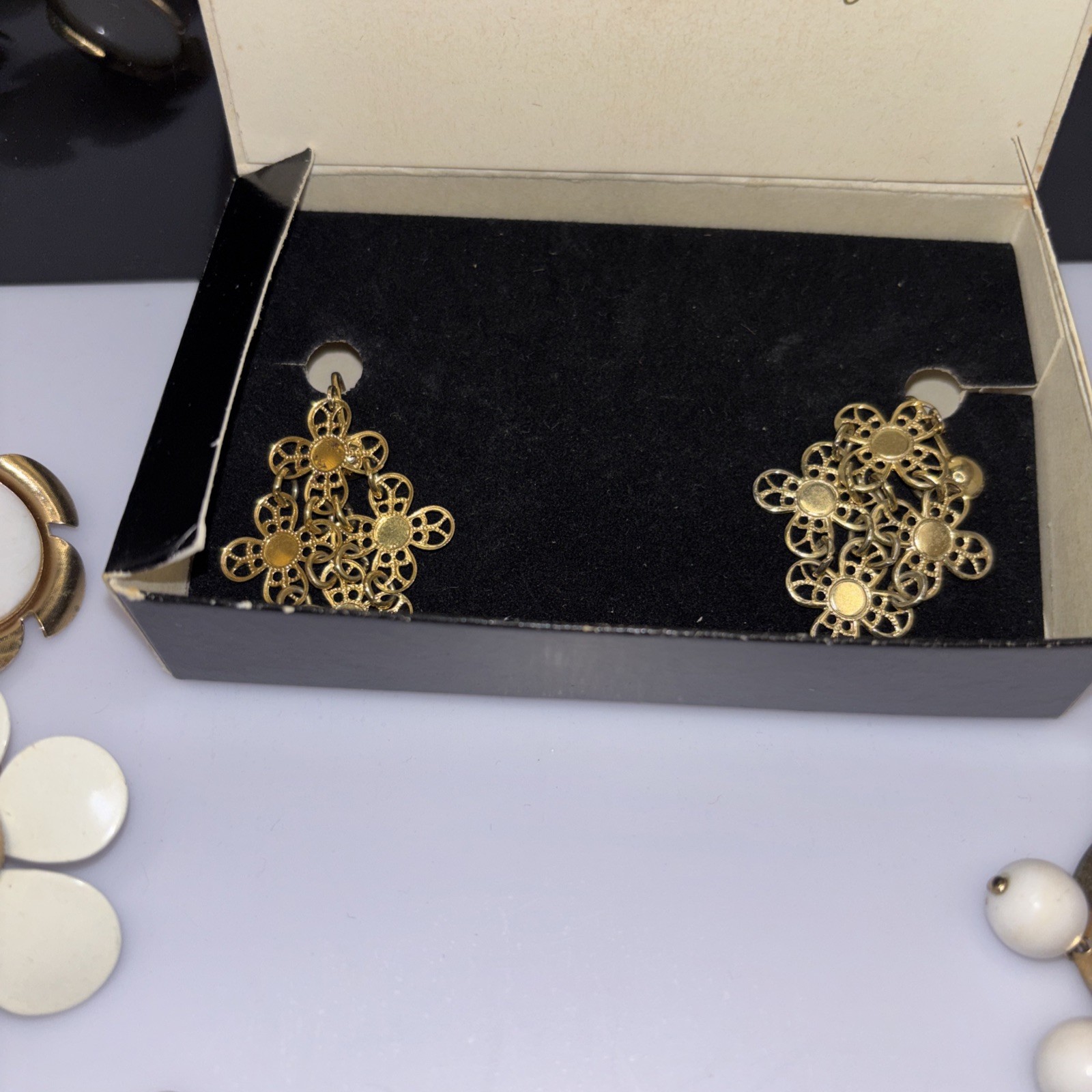 Vtg Sarah Coventry Clip On Earring Jewelry Lot. Estate Auction. See Description