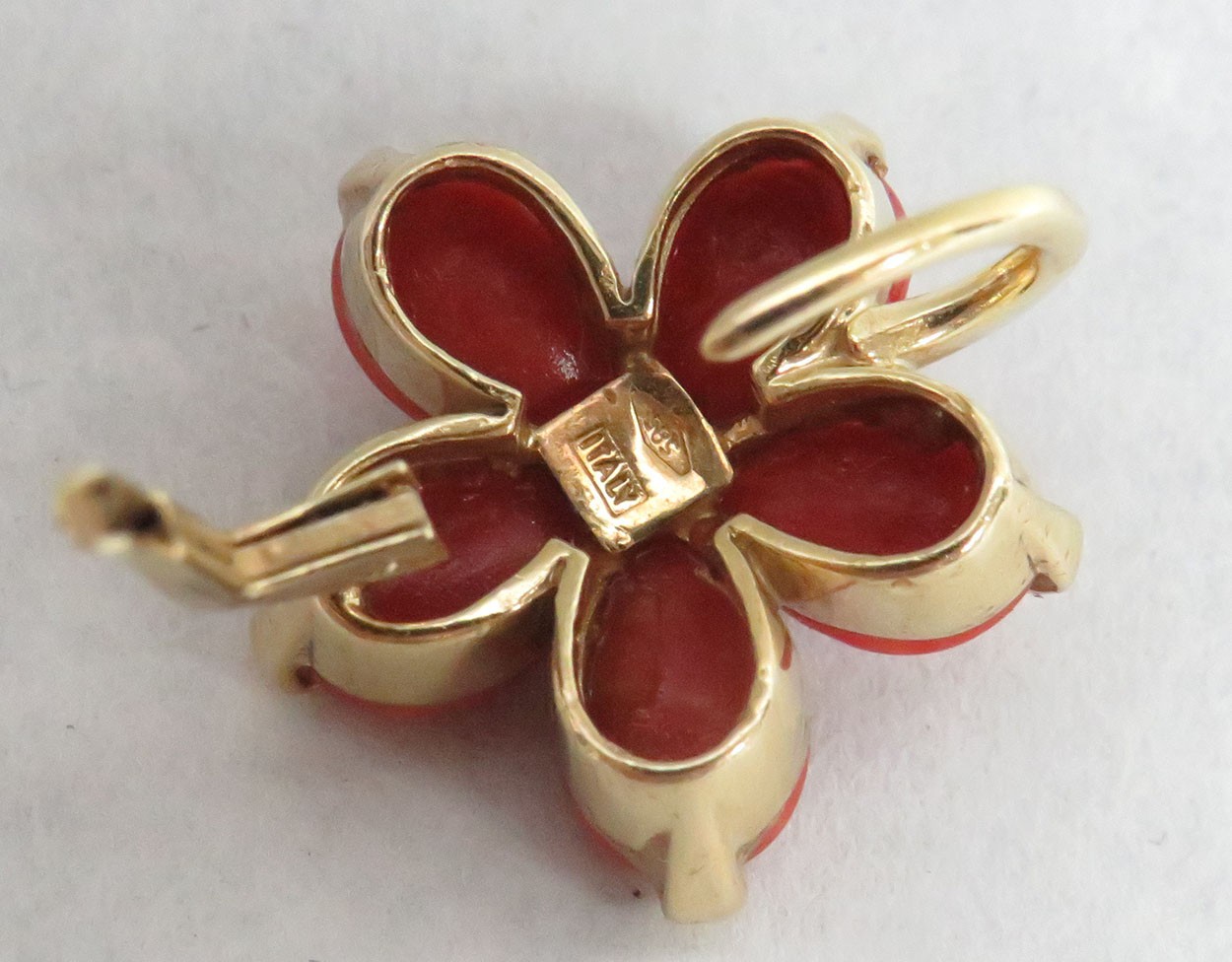 BEAUTIFUL VINTAGE 14K GOLD & RED CORAL FLOWER SHAPE EARRINGS