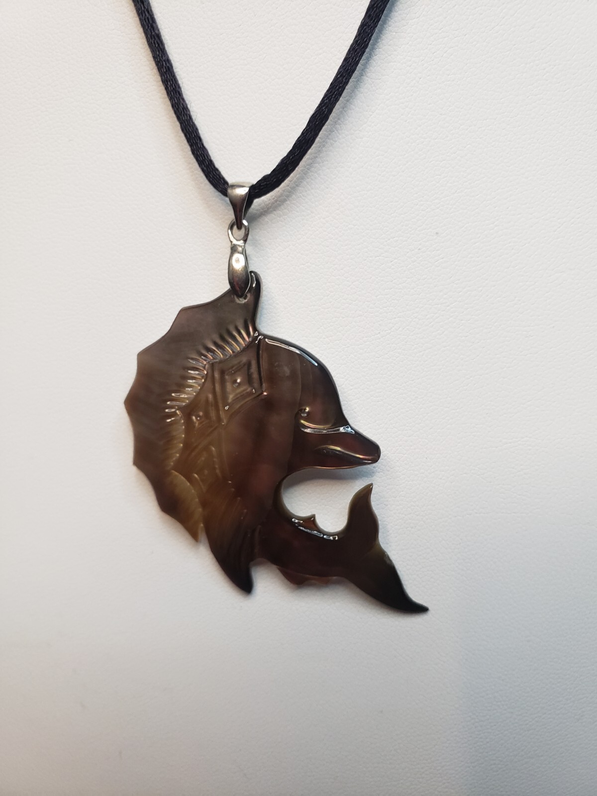 Vintage Abalone Shell Figural Fish Pendant On Cord 18″ Barrel Closure