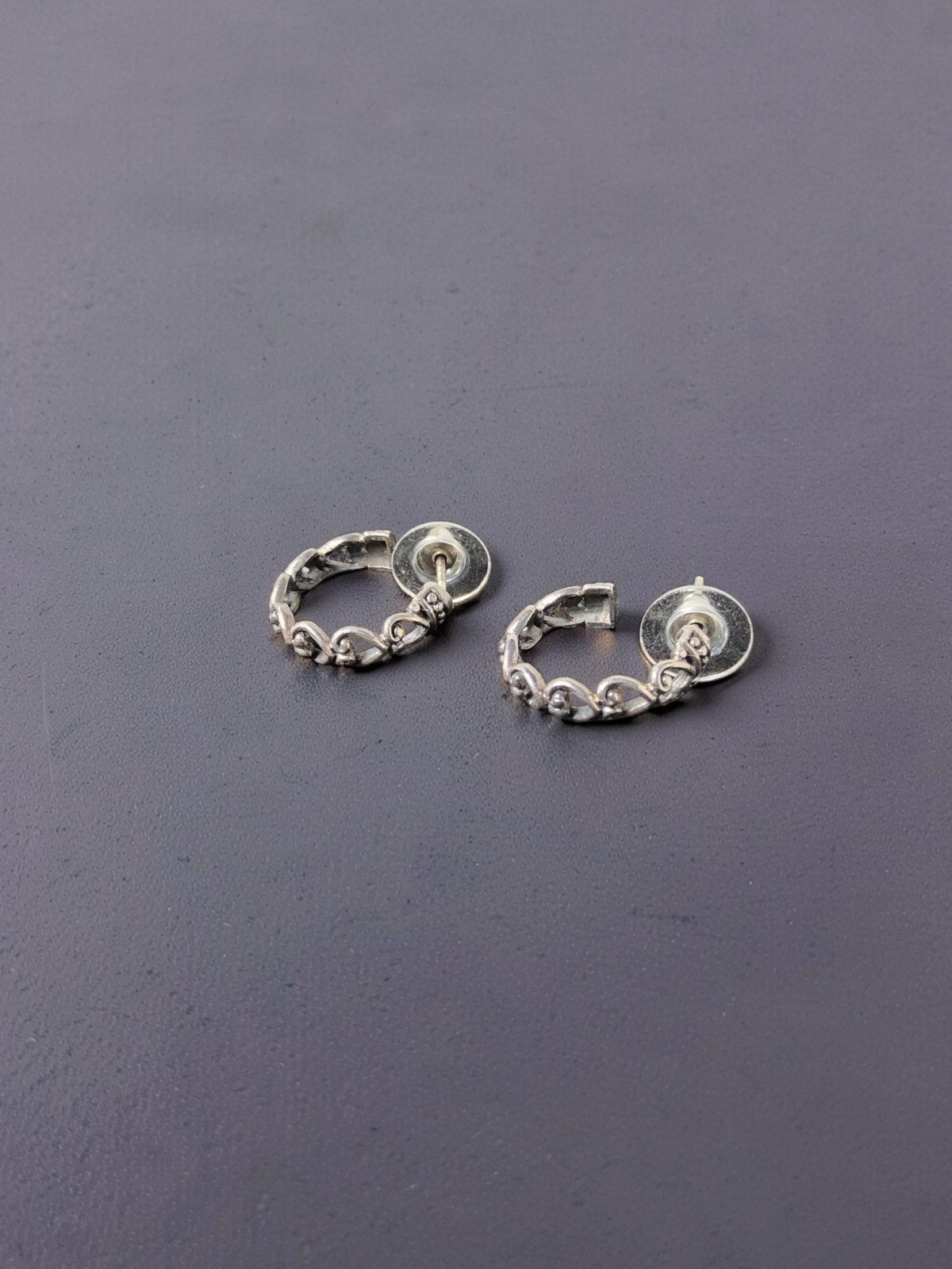 Vintage 1950’s Sterling Silver Scroll Pattern Push Back Hoop Earrings
