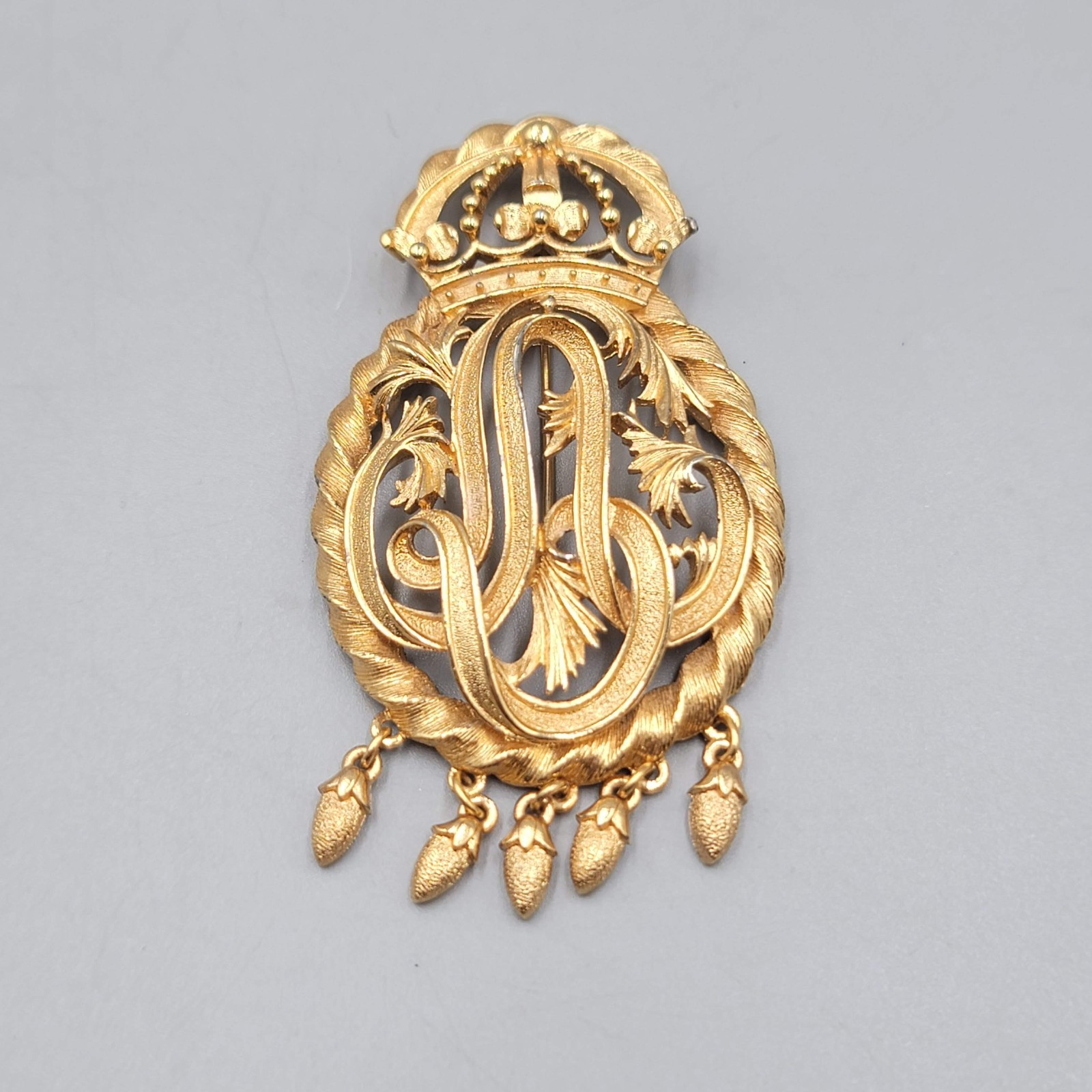 Vintage Monet Textured Gold Floral Brooch Dangling Chain Tassels 3″