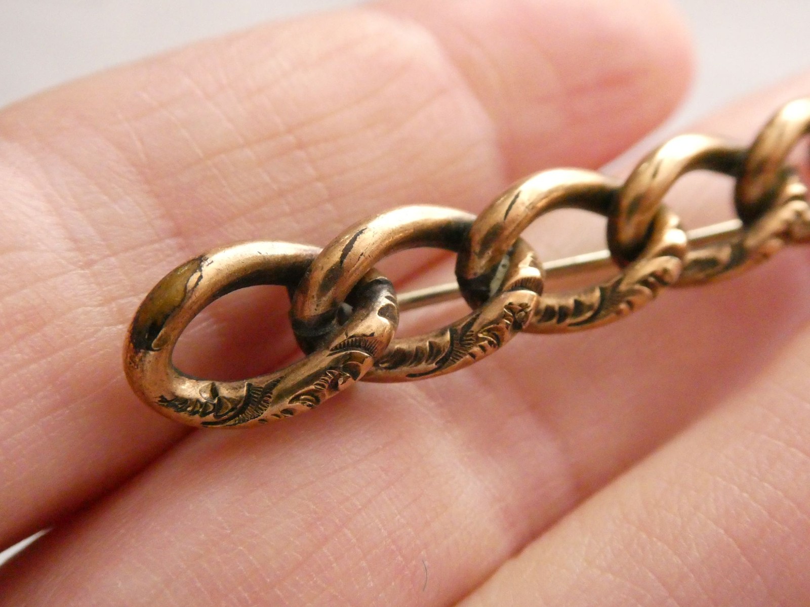 Antique Unmarked 12k Gold Fill Victorian Chased Loops Pin 6.7g 56mm Length