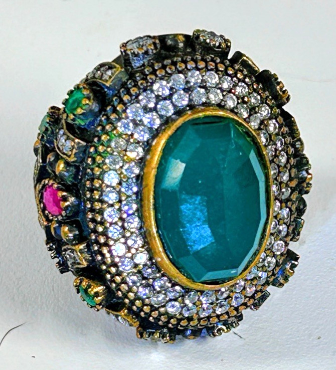 Vintage Stunning Large Royal Green Center & Small Accent Stones Ring Sz 8