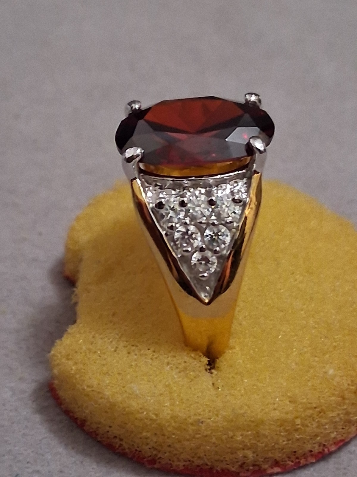Deep red oval glass halo CZ accent ring, gold-tone, art deco style SZ 5.75