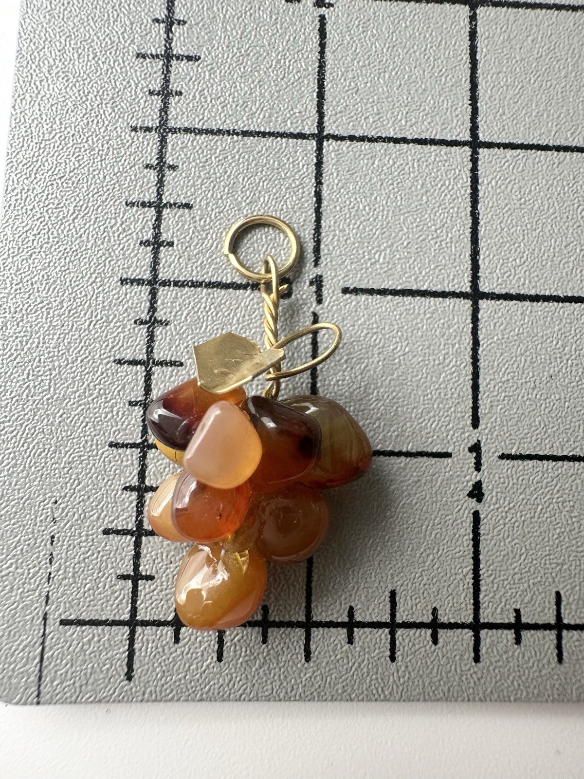 VINTAGE GOLD PLATED AGATE GRAPE CLUSTER PENDANT CHARM