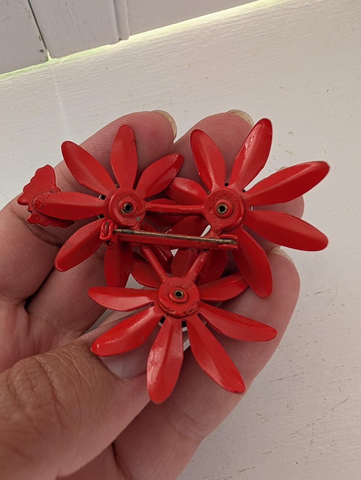 Vintage Red Enamel Daisy Flower Cluster Brooch Retro 1960’s ladybug